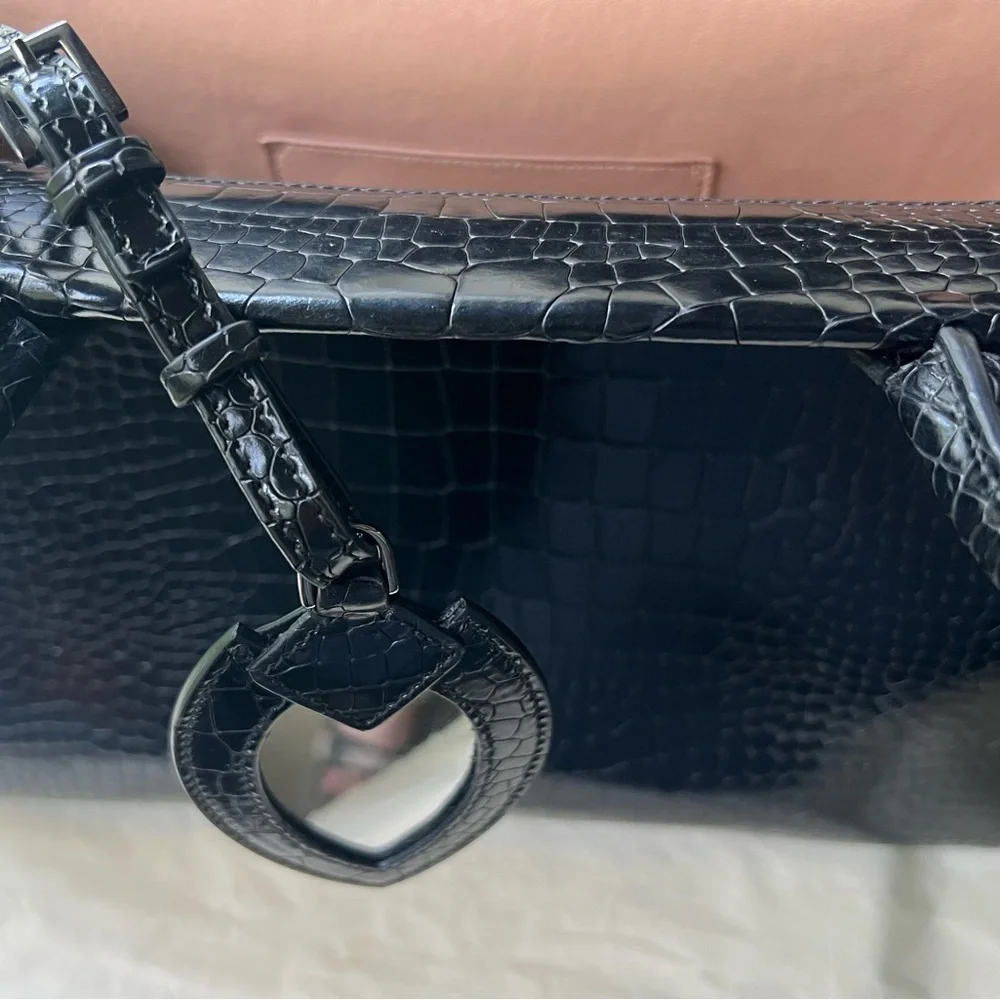 Alaia Leather Shoulder Bag - Picture 6 of 8